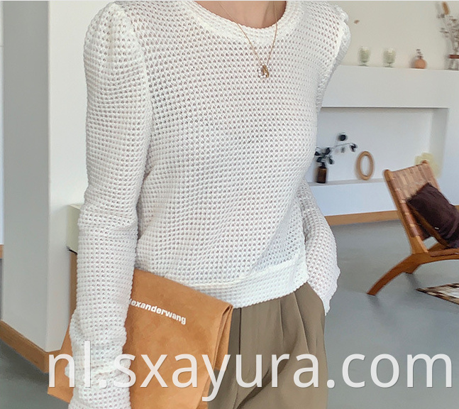 Solid color long-sleeved sweater